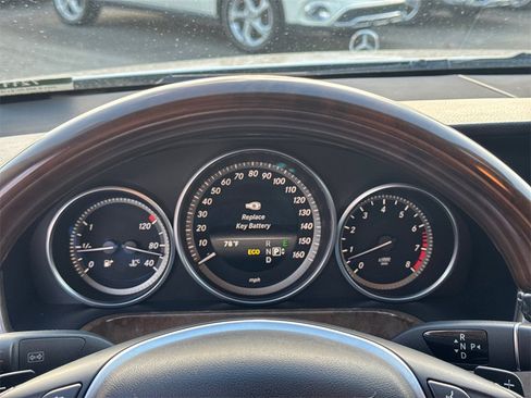 Used 2014 Mercedes-Benz E 350 Sedan image 27