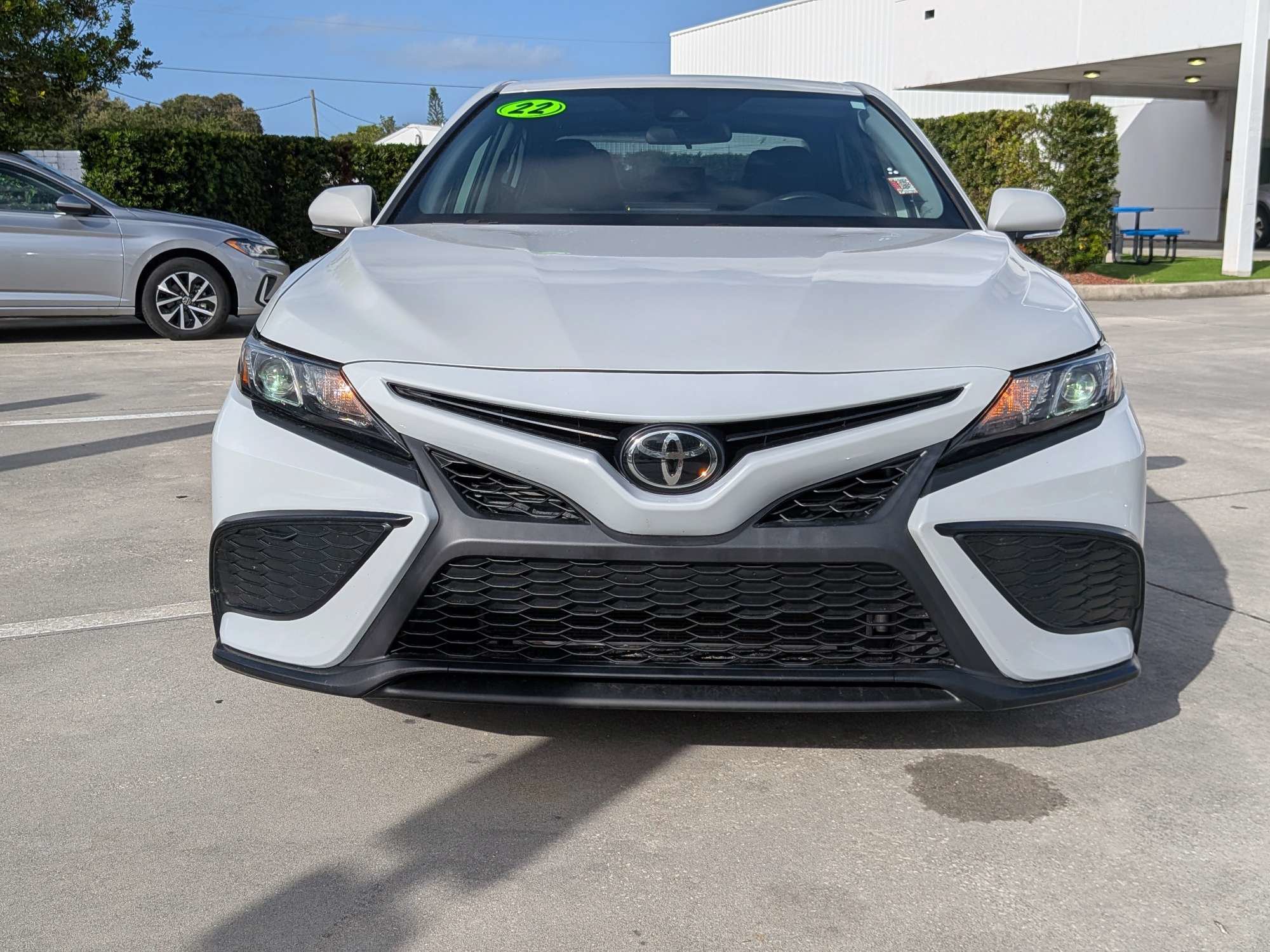 Used 2022 Toyota Camry SE FWD image 8