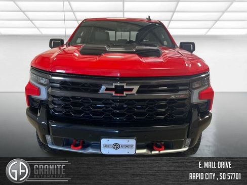 Used 2025 Chevrolet Silverado 1500 ZR2 w/ Technology Package AWD/4WD image 9