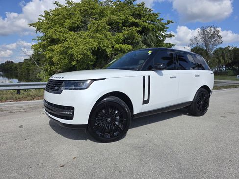 Certified 2024 Land Rover Range Rover SE image 1