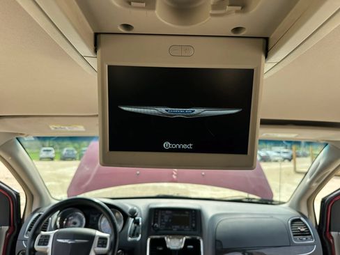 Used 2015 Chrysler Town & Country Touring-L w/ Driver Convenience Group FWD image 20