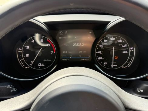 Used 2018 Alfa Romeo Giulia AWD image 14