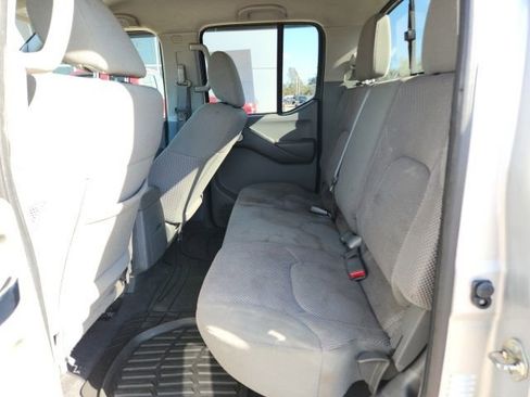 Used 2019 Nissan Frontier SV image 15