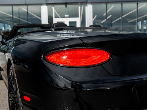 Used 2022 Bentley Continental GT Speed image 12