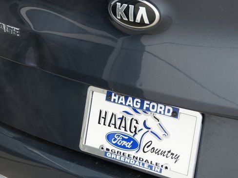 Used 2022 Kia Sportage LX image 9