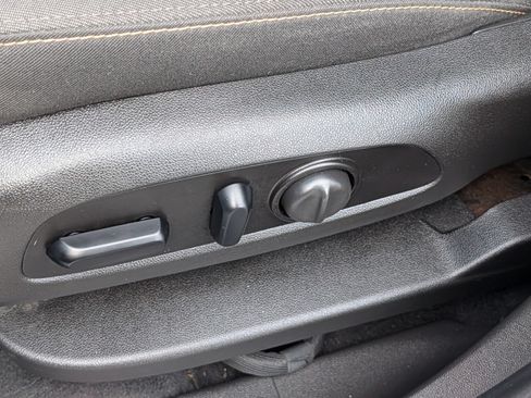 Used 2018 Chevrolet Equinox LT AWD/4WD image 17