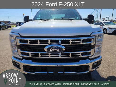 Used 2024 Ford F250 XLT AWD/4WD image 3