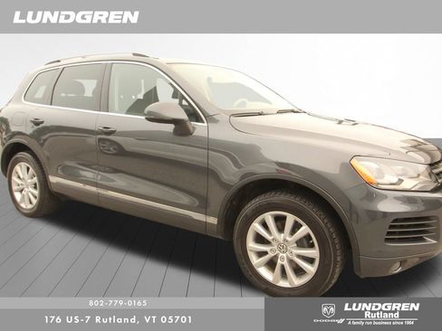 Used 2013 Volkswagen Touareg Sport AWD/4WD image 2