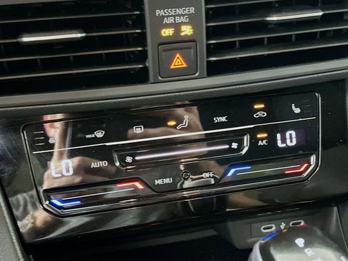 Used 2025 Volkswagen Jetta Sport image 23