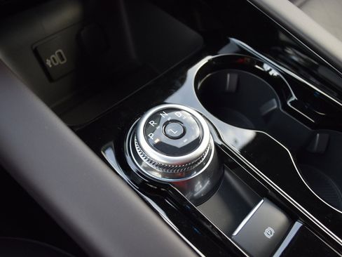 New 2026 Ford Explorer Platinum image 14