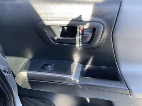 Used 2022 Toyota Tacoma SR5 image 25