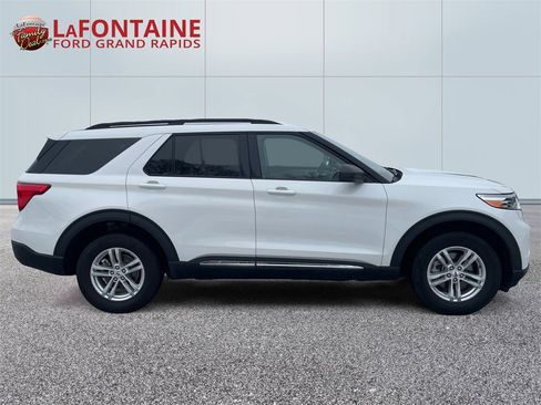 Used 2023 Ford Explorer XLT w/ Equipment Group 202A image 8
