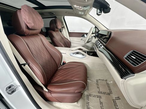 Used 2026 Mercedes-Benz Maybach GLS 600 4MATIC image 28