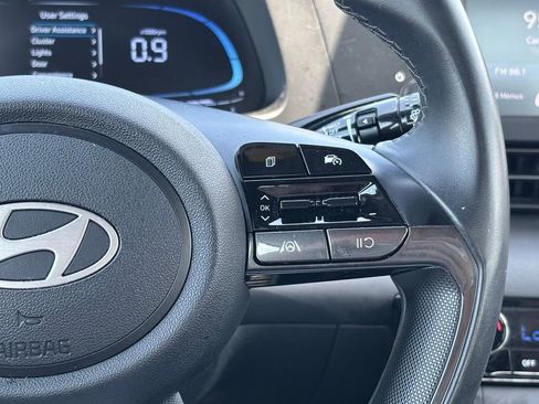 Used 2025 Hyundai Elantra Sport FWD image 16