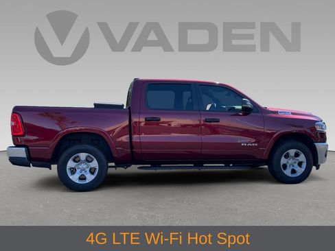 Used 2025 RAM 1500 Big Horn AWD/4WD image 7