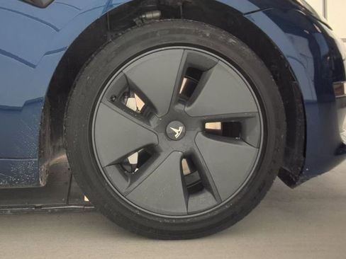 Used 2023 Tesla Model 3 Standard Range image 11