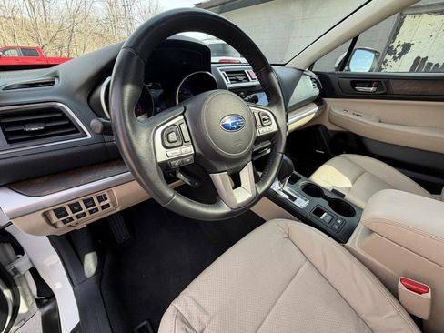 Used 2017 Subaru Outback 3.6R Limited image 10