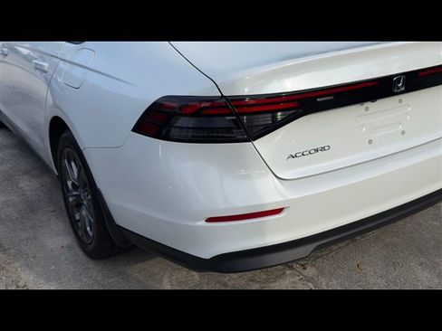 Certified 2023 Honda Accord EX image 9