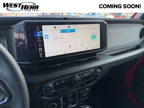 Used 2024 Jeep Wrangler Willys image 7