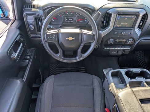 Used 2022 Chevrolet Silverado 1500 Custom image 9