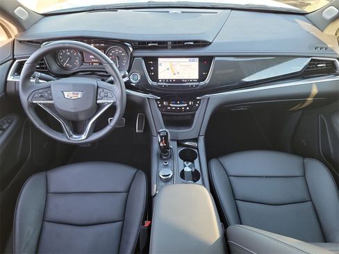 Used 2025 Cadillac XT6 Sport w/ Technology Package image 20