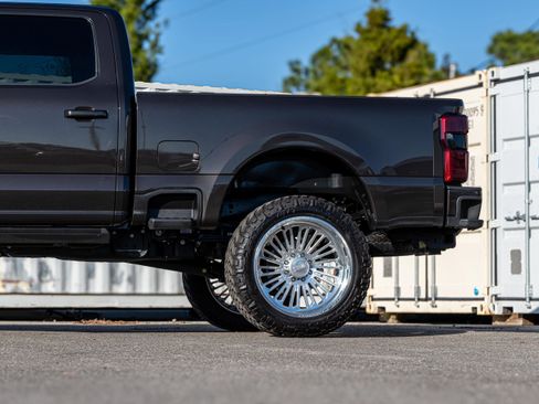 Used 2025 Ford F250 Lariat w/ Lariat Ultimate Package image 37