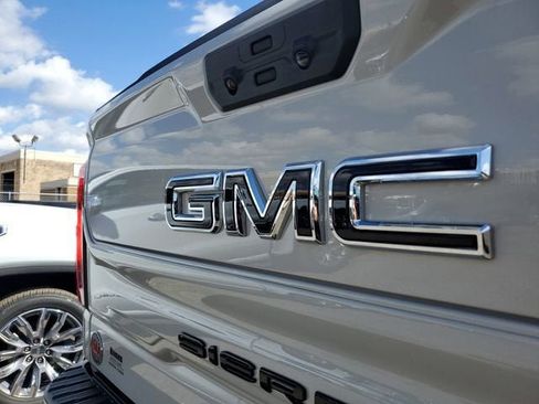 New 2026 GMC Sierra 1500 AT4 w/ Technology Package AWD/4WD image 7