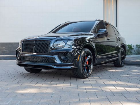 Certified 2023 Bentley Bentayga AWD/4WD image 22