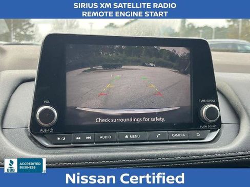 Certified 2022 Nissan Rogue SV image 3