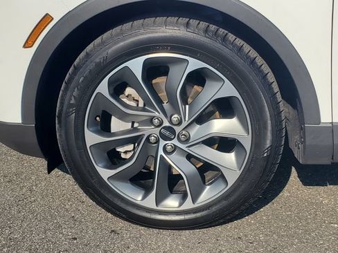 Used 2023 Lincoln Nautilus Reserve AWD/4WD image 33