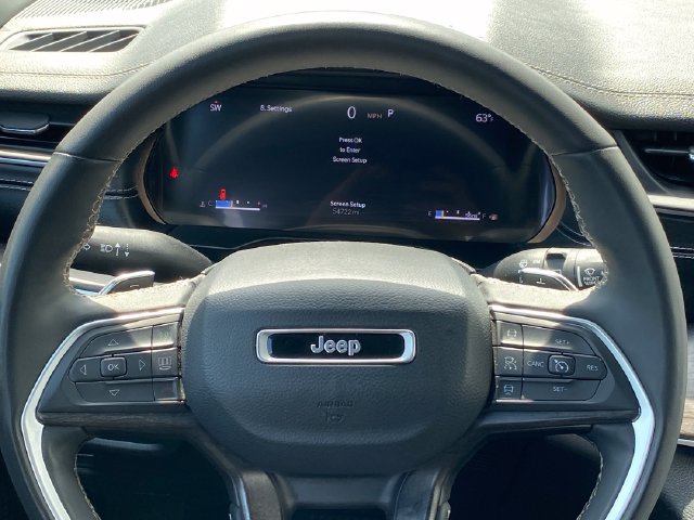 Used 2024 Jeep Grand Cherokee Limited AWD/4WD image 8