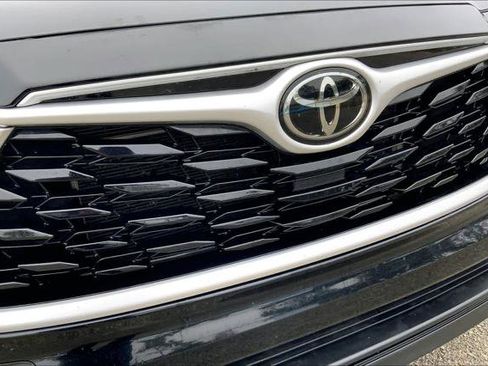 Certified 2024 Toyota Highlander LE image 29