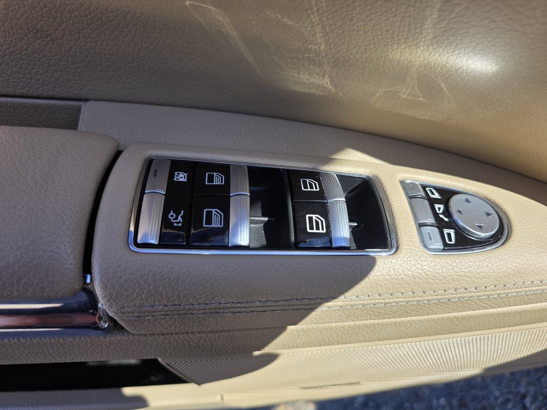 Used 2012 Mercedes-Benz S 550 4MATIC image 15