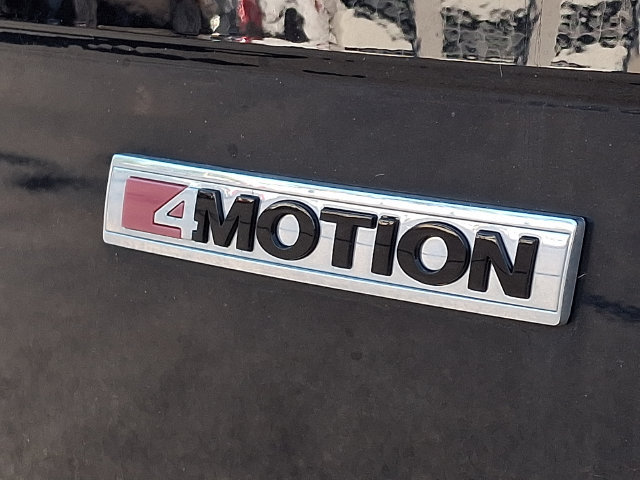 Used 2021 Volkswagen Tiguan SEL AWD/4WD image 32