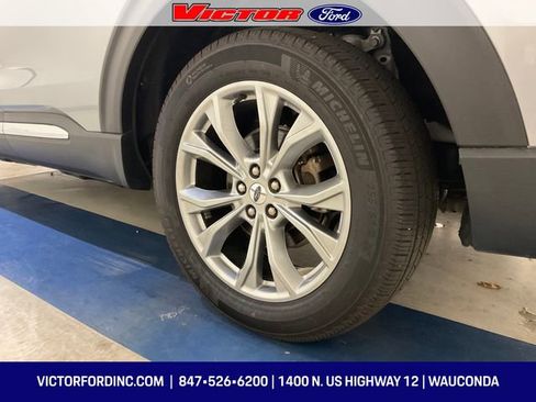 Used 2023 Ford Explorer XLT w/ Equipment Group 202A image 8