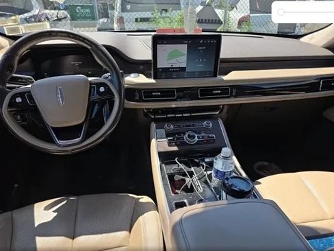 Used 2023 Lincoln Aviator Reserve w/ Equipment Group 201A AWD/4WD image 2
