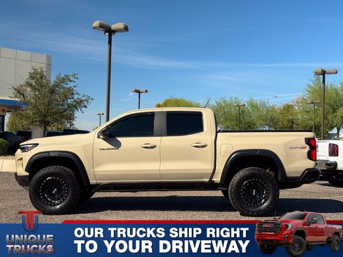 Used 2024 Chevrolet Colorado ZR2 w/ Technology Package image 11