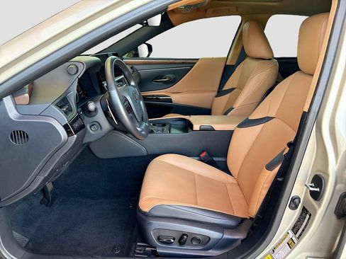 Used 2024 Lexus ES 300h w/ Premium Package FWD image 19
