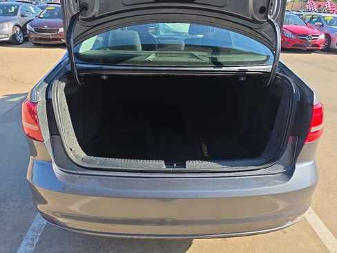 Used 2015 Volkswagen Jetta SE FWD image 26