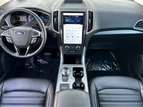 Used 2023 Ford Edge SEL image 15