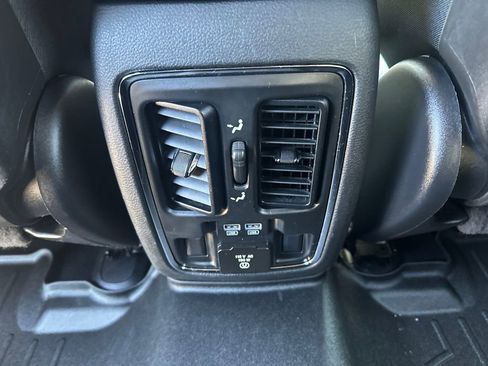 Used 2019 Jeep Grand Cherokee Limited image 30