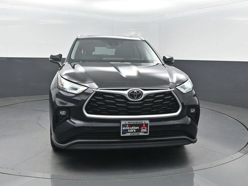 Used 2023 Toyota Highlander XLE FWD image 35