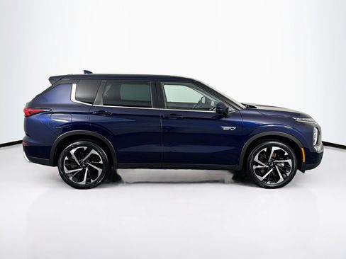 Used 2023 Mitsubishi Outlander SE AWD/4WD image 16