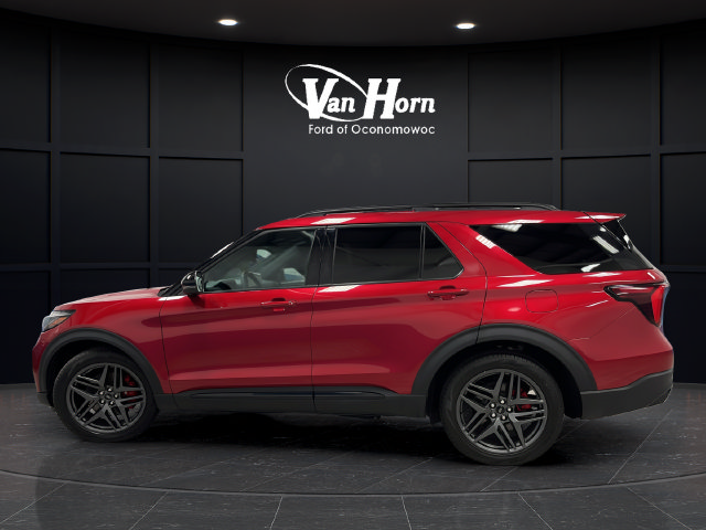 Used 2025 Ford Explorer ST AWD/4WD image 4