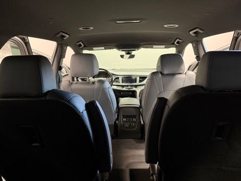 Used 2024 Buick Enclave Premium image 23