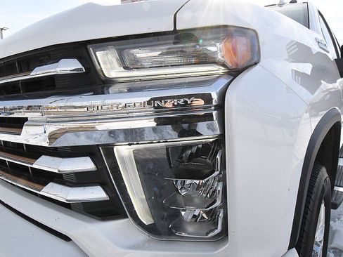 Used 2022 Chevrolet Silverado 2500 High Country w/ Safety Package II image 29