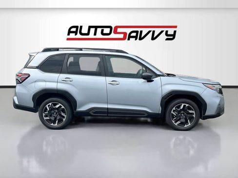 Used 2025 Subaru Forester Limited w/ Popular Package #1 AWD/4WD image 8