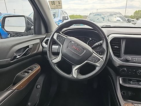 Used 2023 GMC Acadia SLE w/ Driver Convenience Package image 5