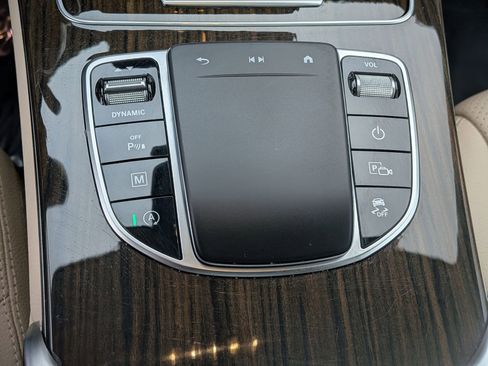 Used 2022 Mercedes-Benz GLC 300 4MATIC image 24