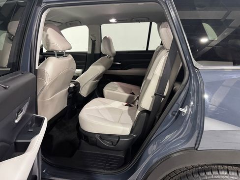 Used 2024 Toyota Grand Highlander AWD image 19